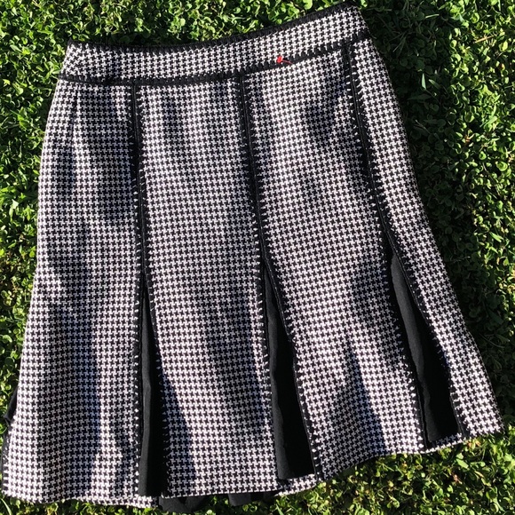 Ann Taylor Pattern Skirt - Picture 4 of 6